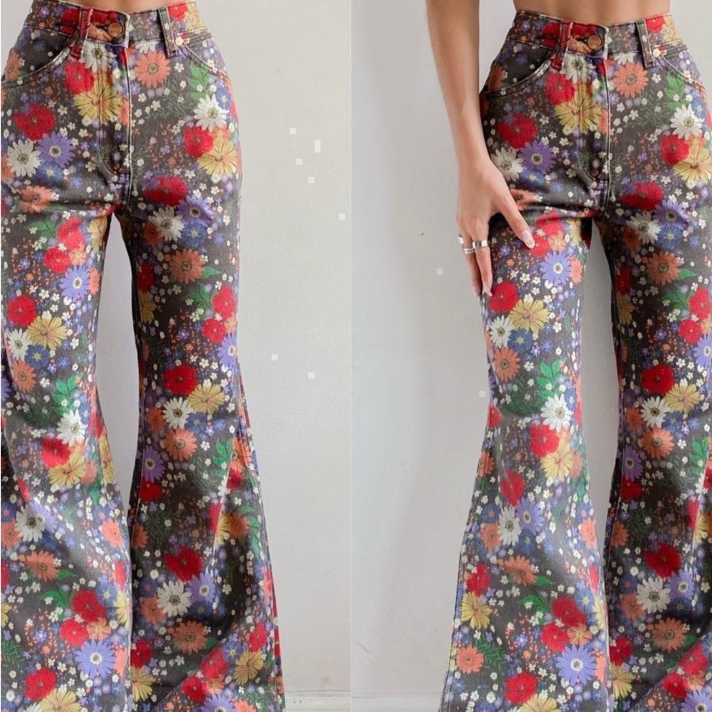 Wranglers Floral High-Waisted Flare Pants